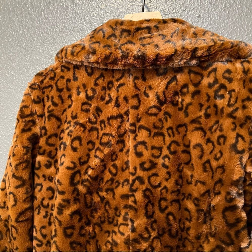 Revolve, Privacy Please Addison Coat in Leopard - Picture 6 of 12